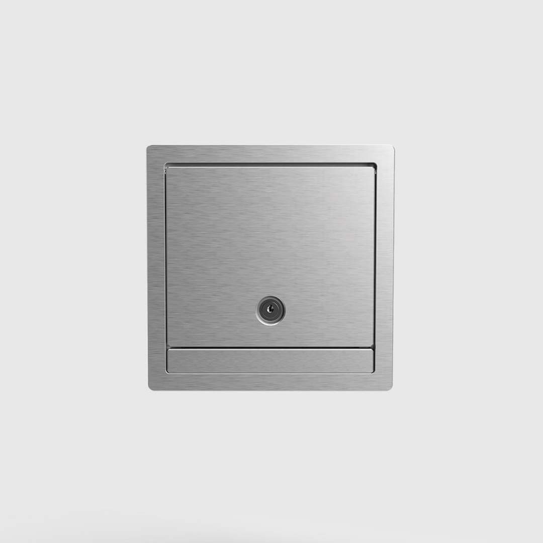 Wandsteckdose, Unterputz, 3-fach, spritzwassergeschützt, verschließbar, Deckel aus Aluminium (5503A) 2