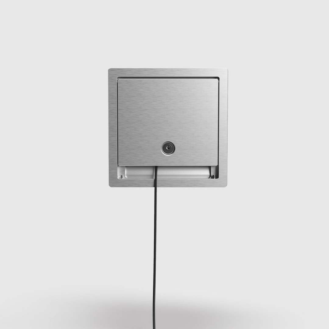 Wandsteckdose, Unterputz, 3-fach, spritzwassergeschützt, verschließbar, Deckel aus Aluminium (5503A) 3